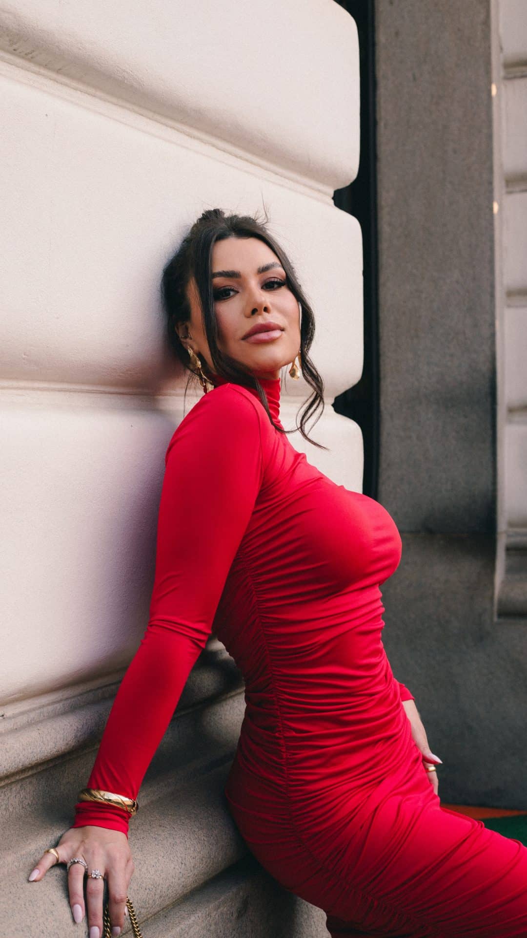 Modelo fotográfica/provador/presencial