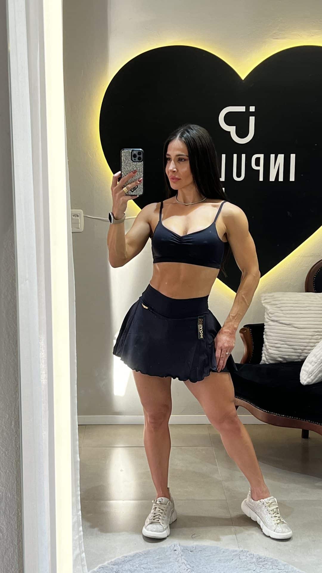 Day Oliveira disponível para provadores, fotos e Catálogos, presença vip, desfiles. Grande alcance nas mídias sócios? Já gravou 2 reality na TV Record, Dia TV, SBT uma forte presença que sua marca precisa.
