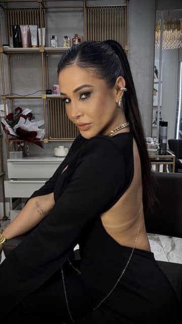 Day Oliveira disponível para provadores, fotos e Catálogos, presença vip, desfiles. Grande alcance nas mídias sócios? Já gravou 2 reality na TV Record, Dia TV, SBT uma forte presença que sua marca precisa.